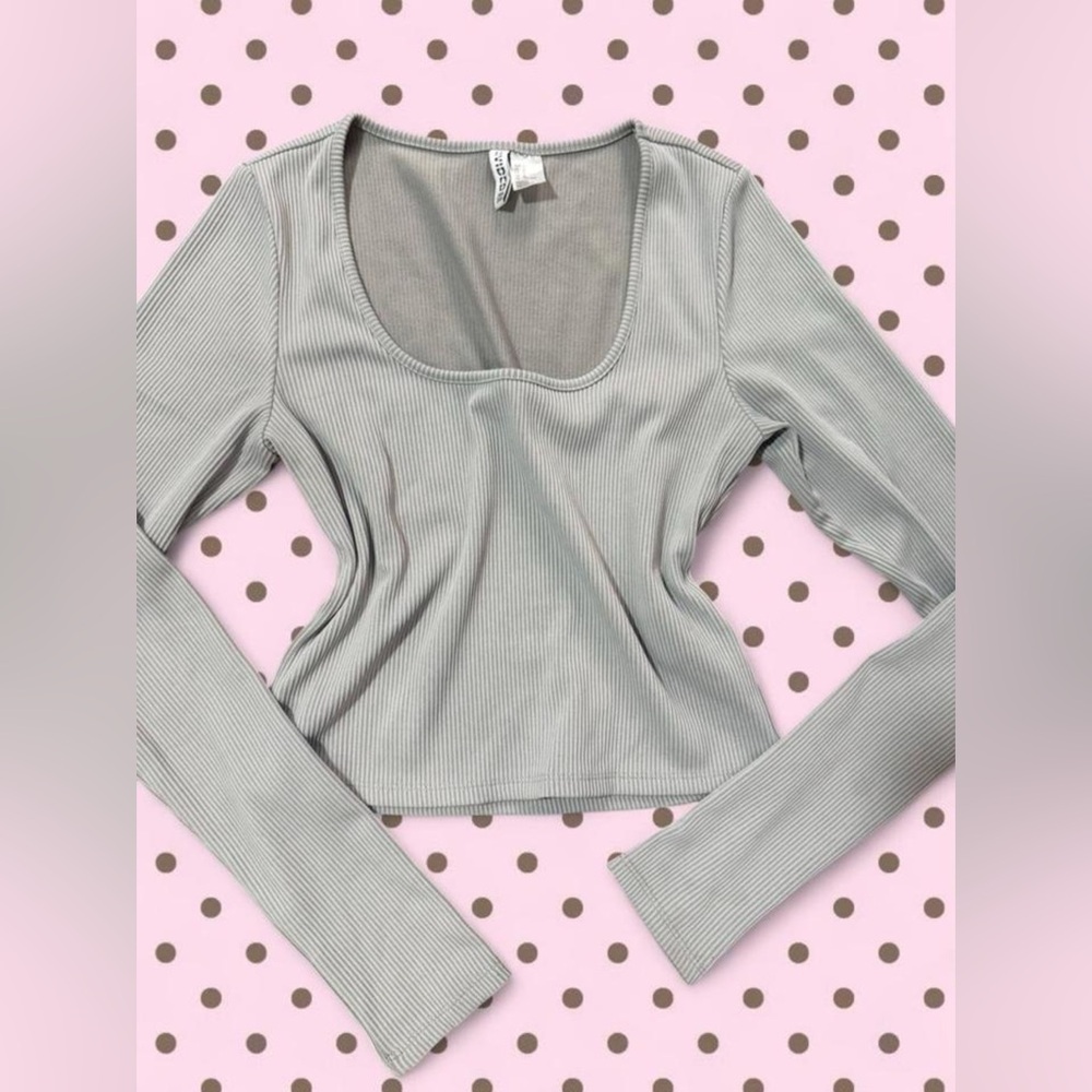H&M Gray Ribbed Long Sleeve Top